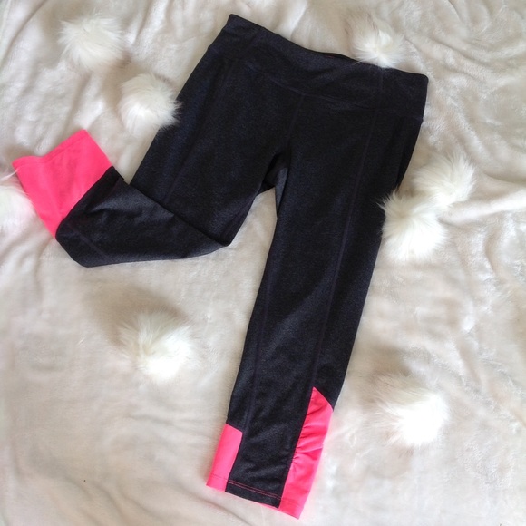 Calvin Klein Pants - Calvin Klein Performance capris, Quick Dry, size M